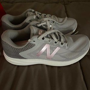 New Balance Sneakers size 8.5 wide